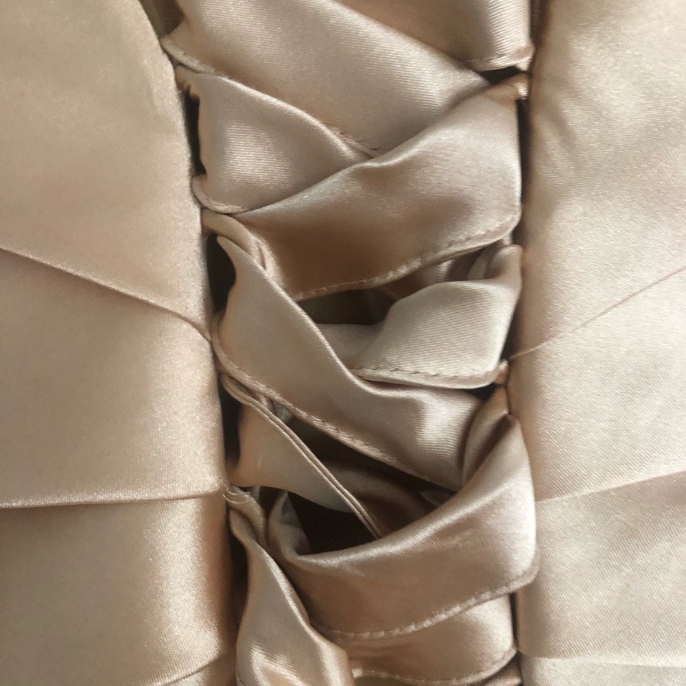 Dress - Picture 4 of 4
